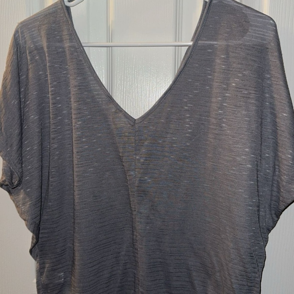Light Cute Express Top In Gray In A Size Small. - image 2
